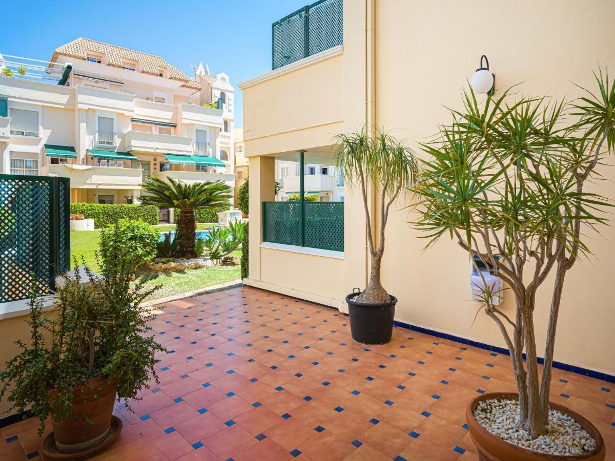 Apartment With Pool In Urb Medina Del Sol Дения Екстериор снимка
